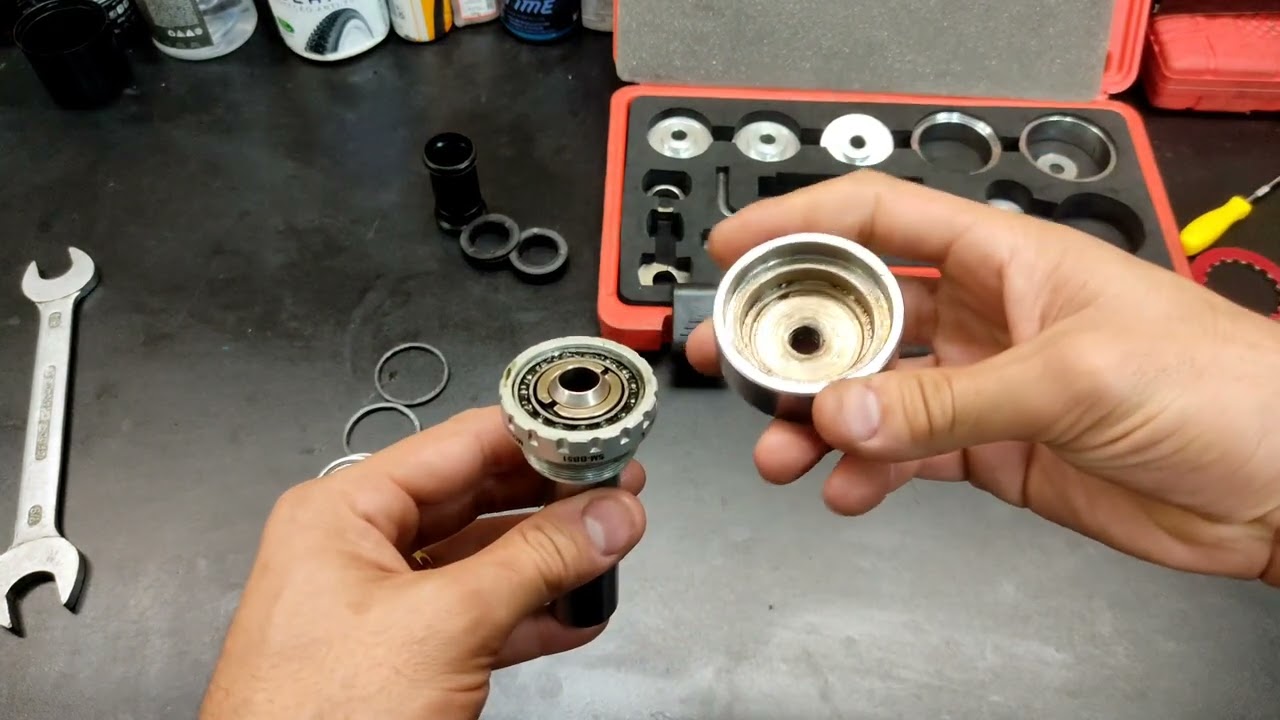 Troca dos Rolamentos do Central Hollowtech Integrado da Bicicleta BMC - 