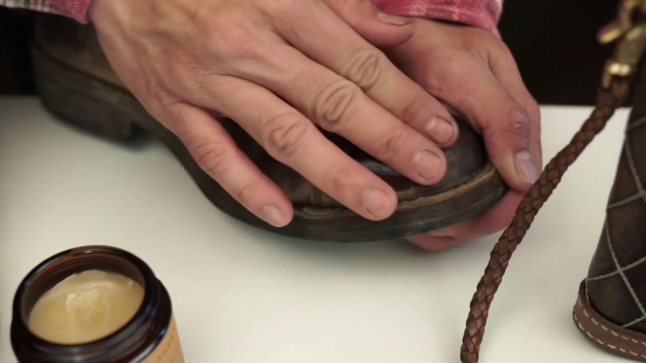 The only leather balm which can be applied by hand