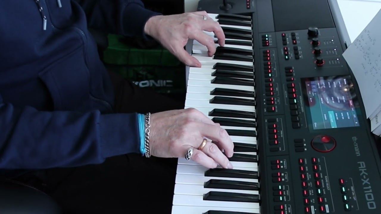 'LARA'S THEME' from Dr. ZHIVAGO - Played on the Thomann AK-X1100 Arranger Keyboard