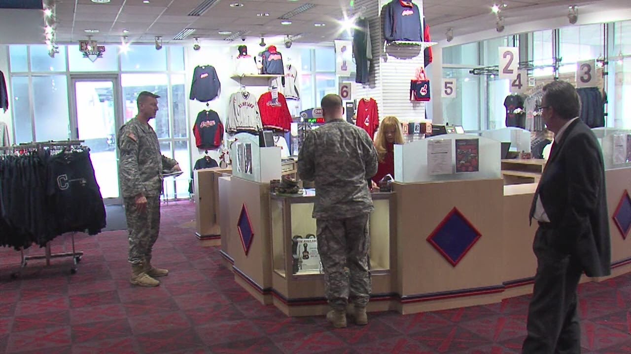 Cleveland Indians to close three remaining satellite team stores in January