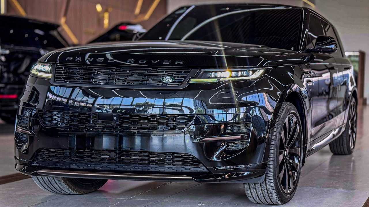 New Range Rover SE Sport | The King SUV Luxury  Santorini Black Metallic of the City