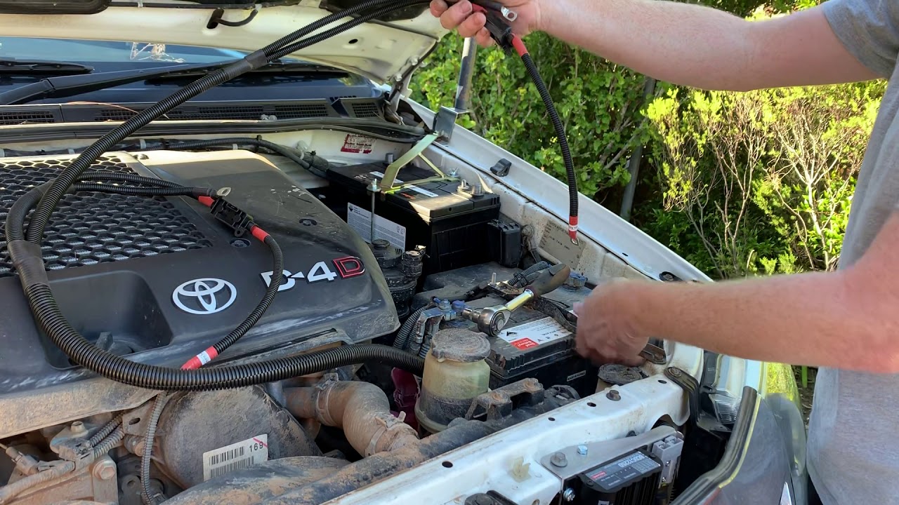 Toyota Hilux N70 | 2005-2015 | Самостоятельная установка двух аккумуляторов Redarc BCDC