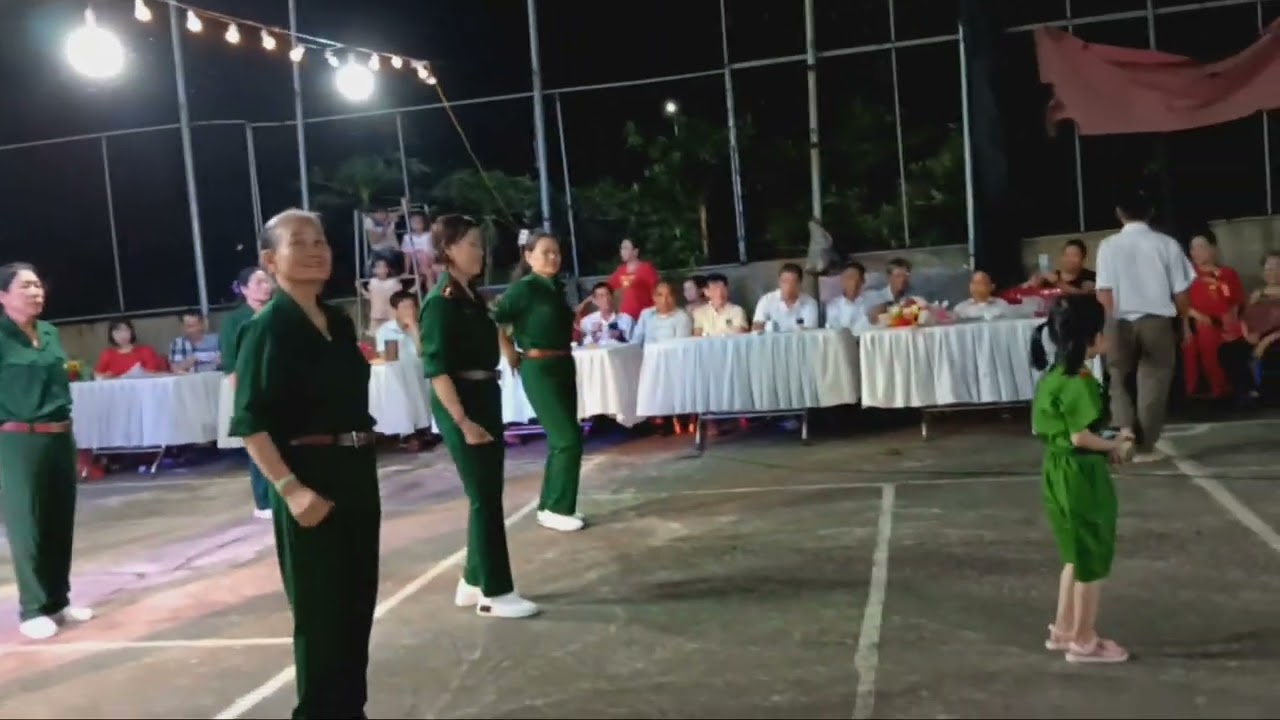 Giao lưu văn nghệ kỷ niệm 30_ 4 _ 2024 thôn thắng lợi