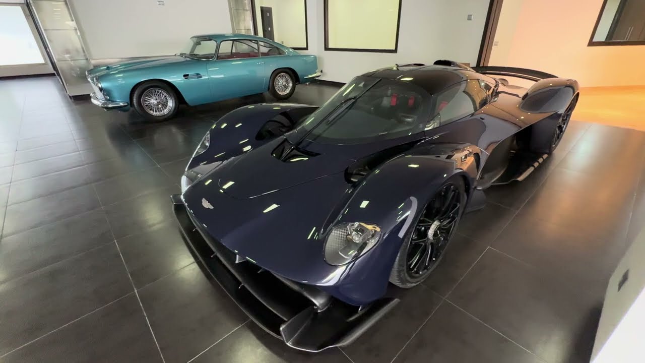 For sale💎Supercar Collector's Dream Home!🏠One of the largest villas in Nueva Andalucía, Marbella🇪🇸☀️