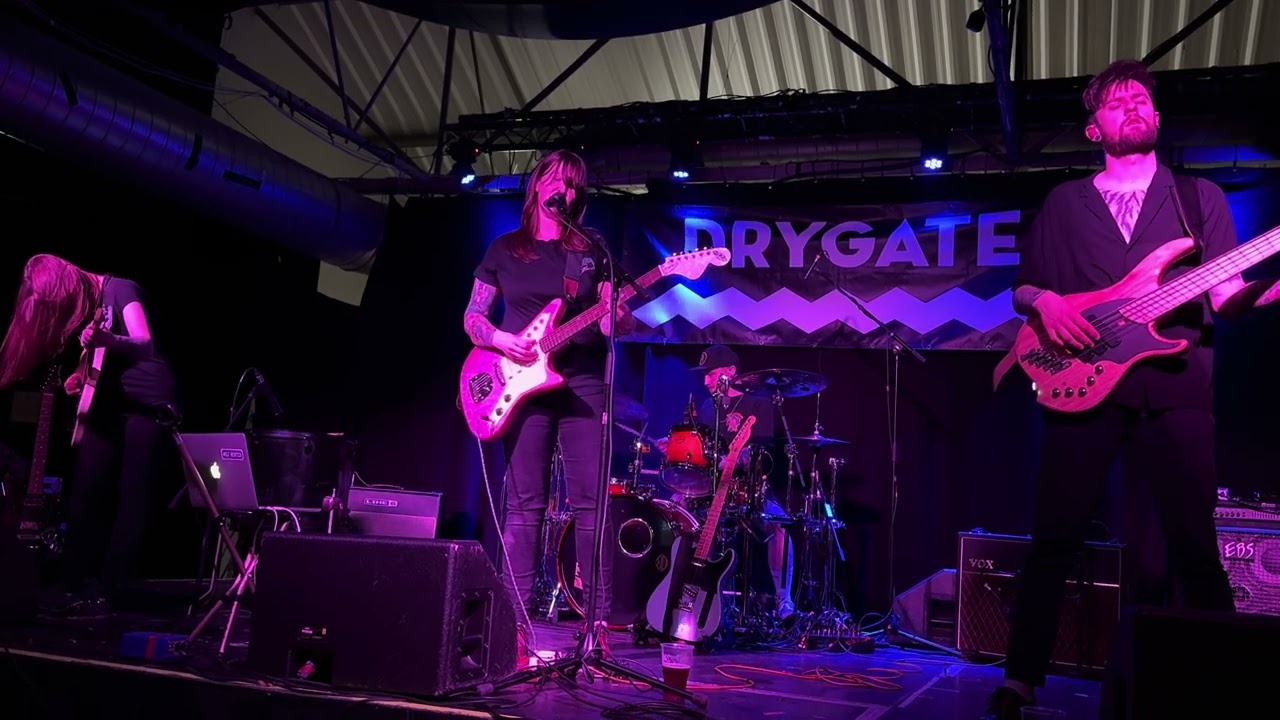 Midas Fall perform PODR, Evaporate, Soveraine and Cold Waves Divide Us