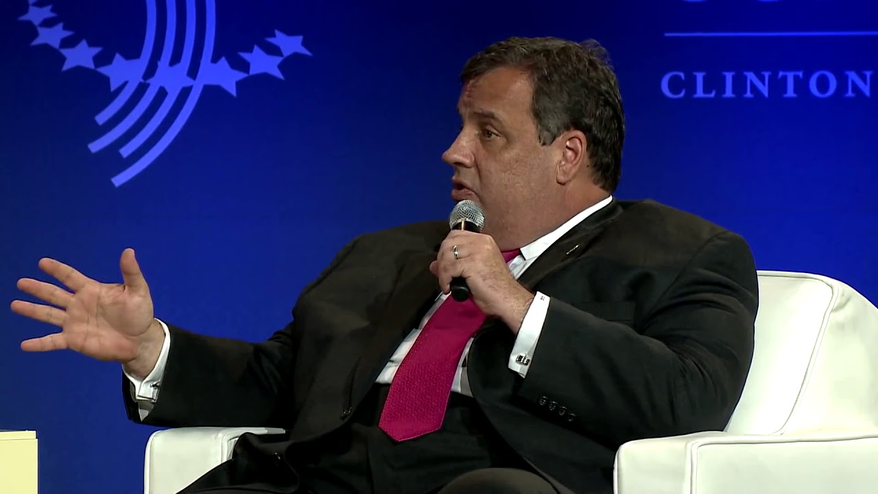 President Bill Clinton talks with Governor Chris Christie of New Jersey - CGI America 2013