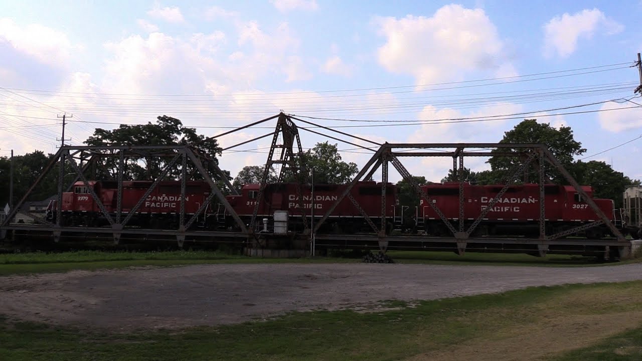 SWING BRIDGE! CP 2270 at Peterborough (21AUG2017)