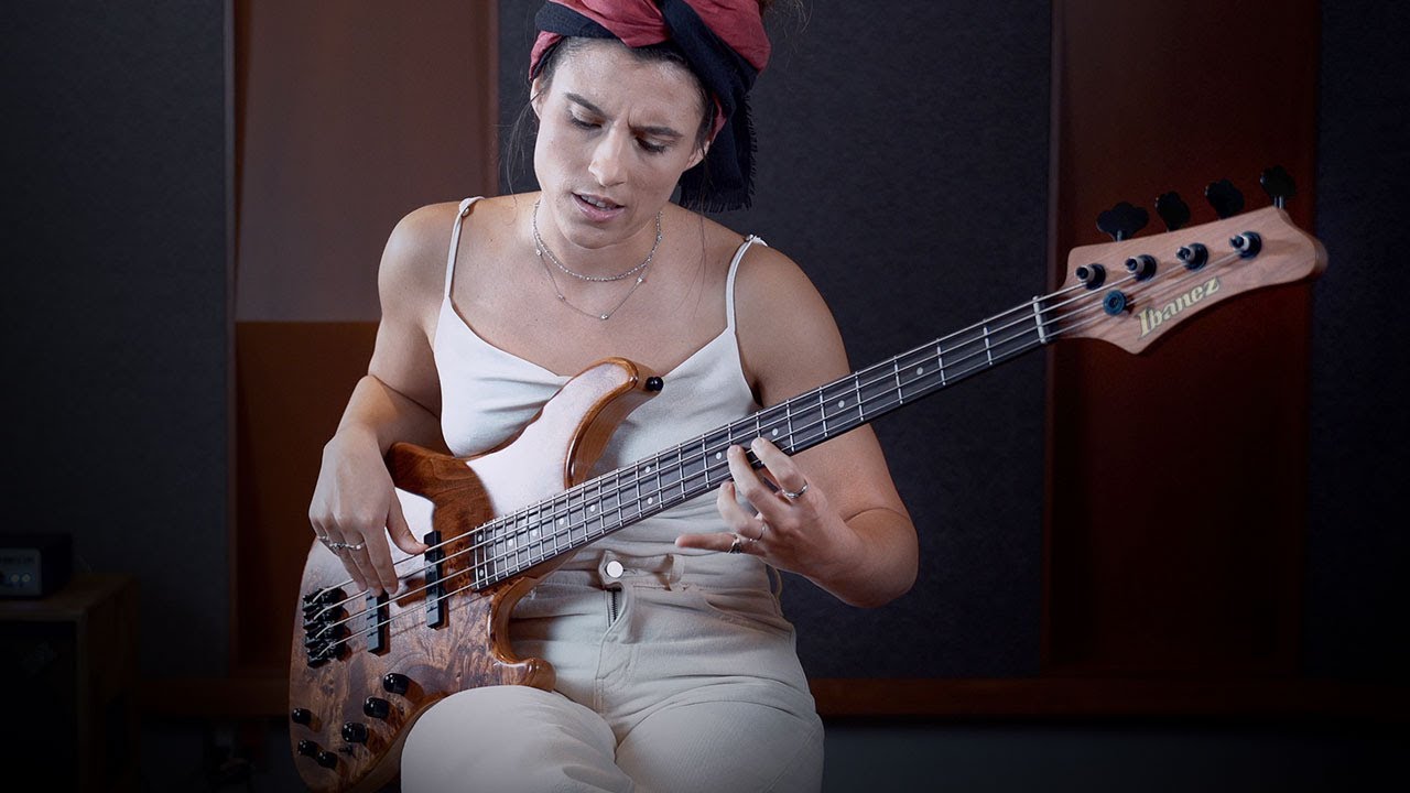 Kinga Głyk – Trying the New Ibanez Bass