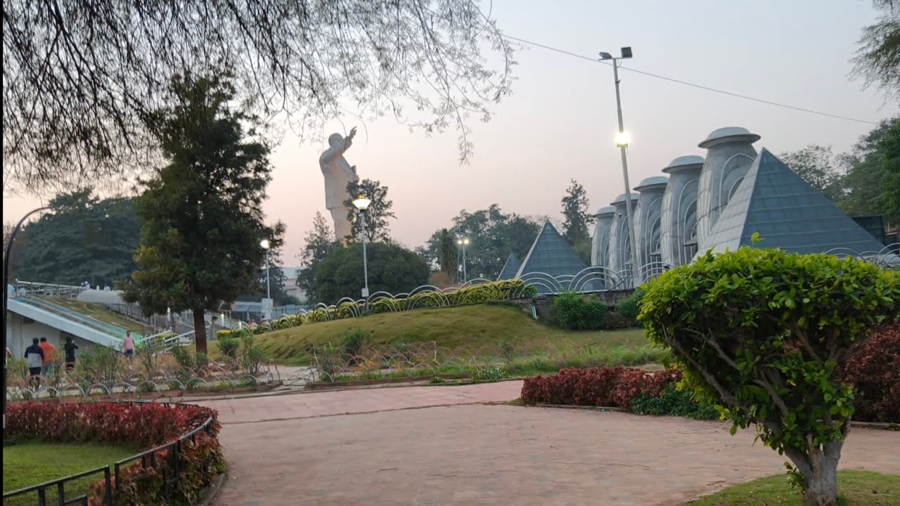 NTR garden mein bada Sa Pratima
