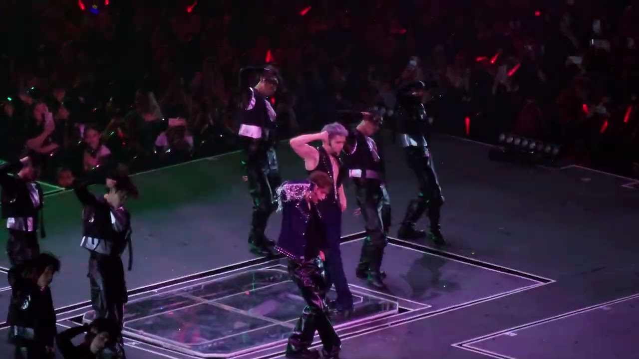 Take it Off (JASP.ER) & MANIAC (Stray Kids) - Gemini Fourth #GFAWAKEConcertD1