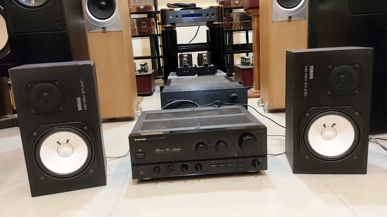 Yamaha NS-10 M with Pioneer A-717 