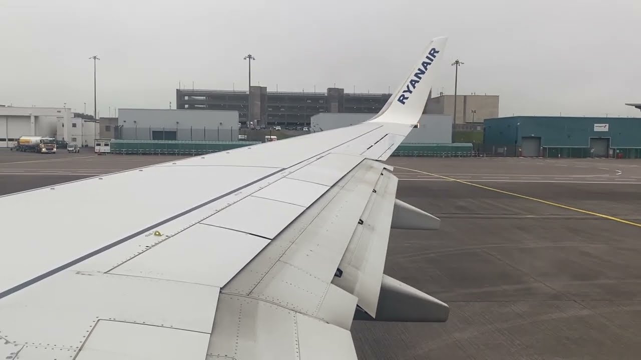 Ryanair Boeing 737 Departure from Cork Airport