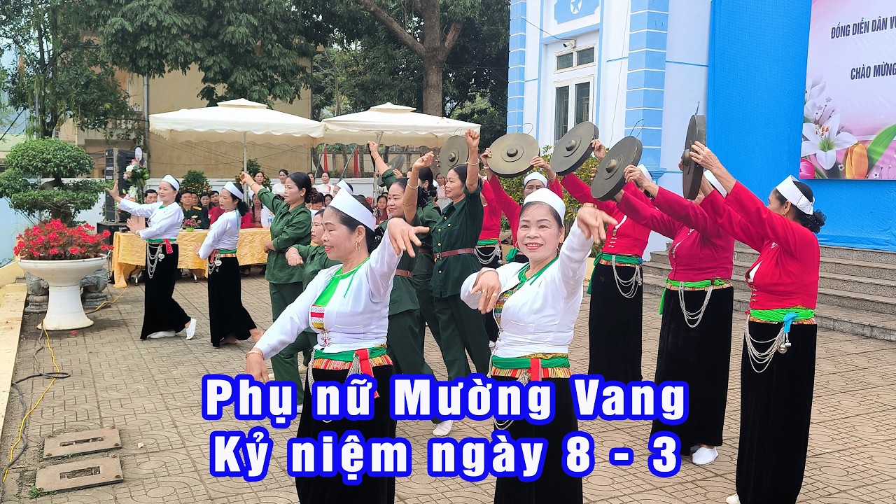Văn nghệ chào mừng ngày Quốc tế phụ nữ  8 - 3 của chị em phụ nữa xã Mường Vang tỉnh Phú Thọ