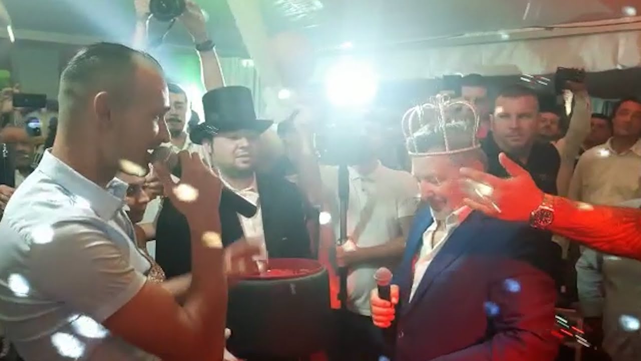 Novi kralj narodne muzike: Romi zvanično krunisali Šerifa Konjevića