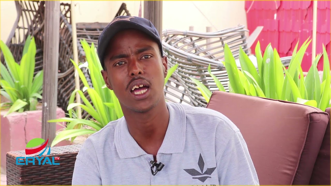Cumer Farey oo ah hal-abuure, mulaxan iyo Heesaa wuxu ku noolyahay hargaysa.