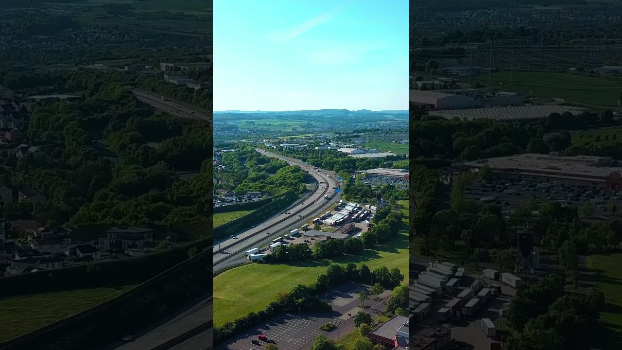 Limburg von oben - Vogelperspektive der historischen Stadt an der Lahn an der Autobahn A3