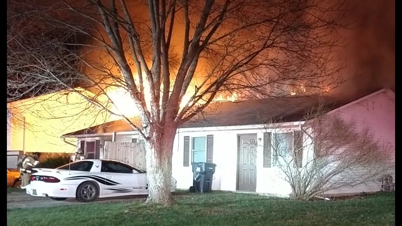 Command Vision Newark Ohio Fire Department. Apartment Fire M/A to Heath. Command View with Audio