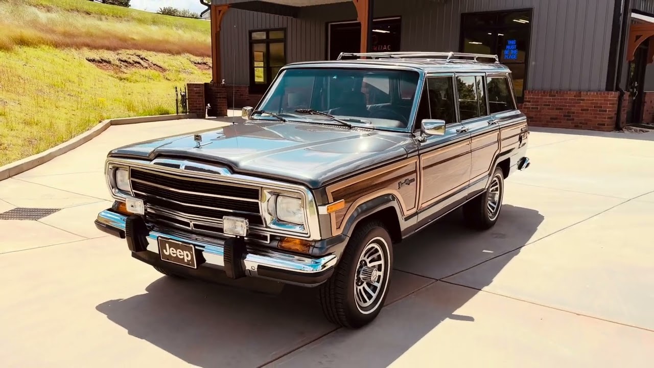 Прогулка по Jeep Grand Wagoneer 1990 года😎