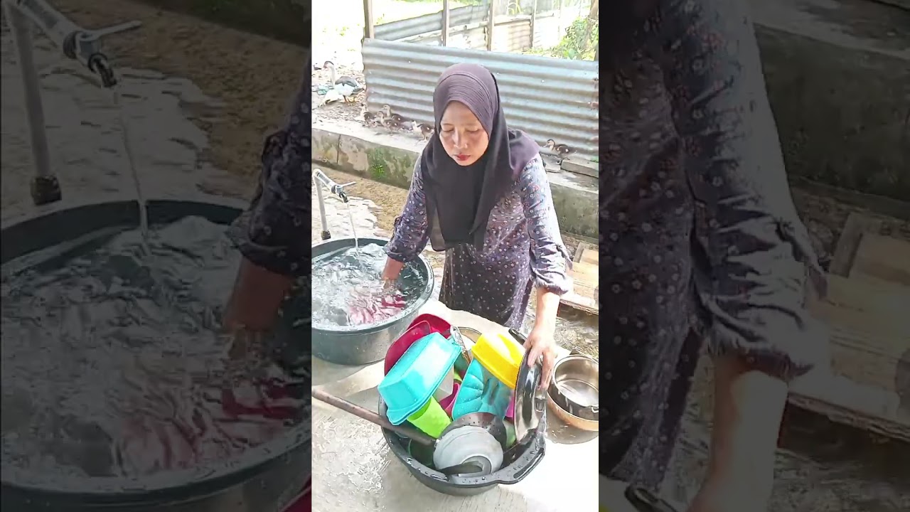 Nyuci piring dan nyuci baju di sungai belakang rumah #kegiataniburumahtangga #minivlog #fyp #nyuci 