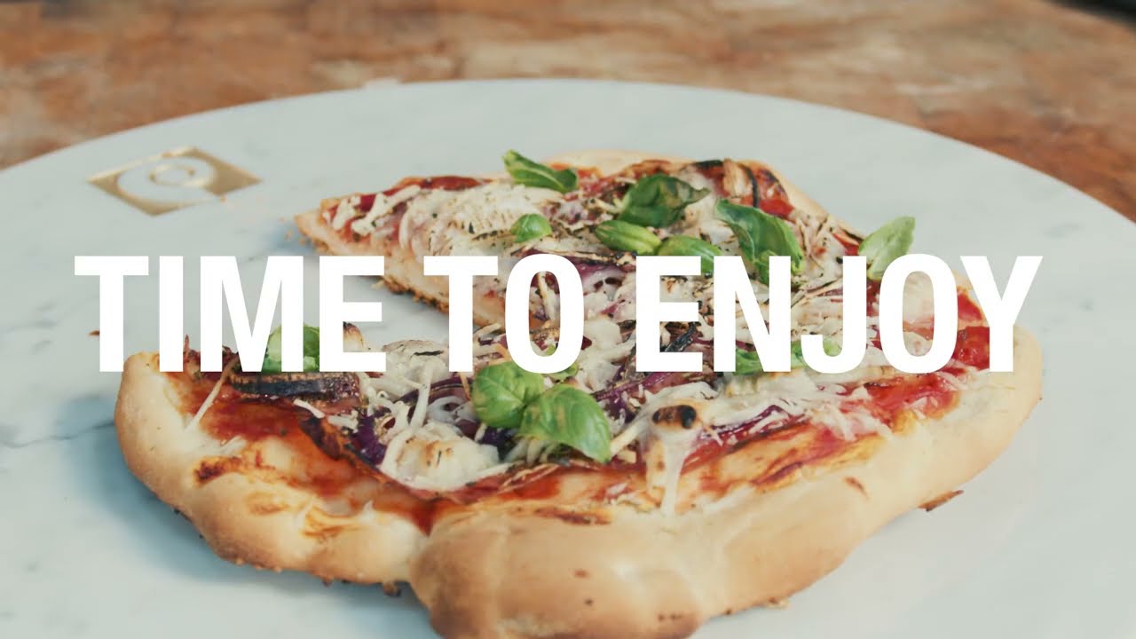Cum faci pizza cu gratarul Kamado Yakiniku