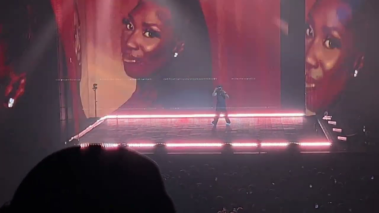 Damso Aya Nakamura Dégaine (video) et Angèle (video) Démons Dégaine Live Accor Hôtel Arena17/12/2022