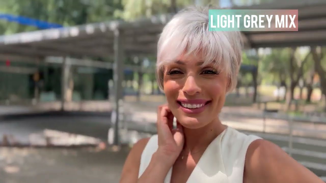 Pixie Perfection: Ellen Wille's 'Napoli' Wig Review with Roxie!