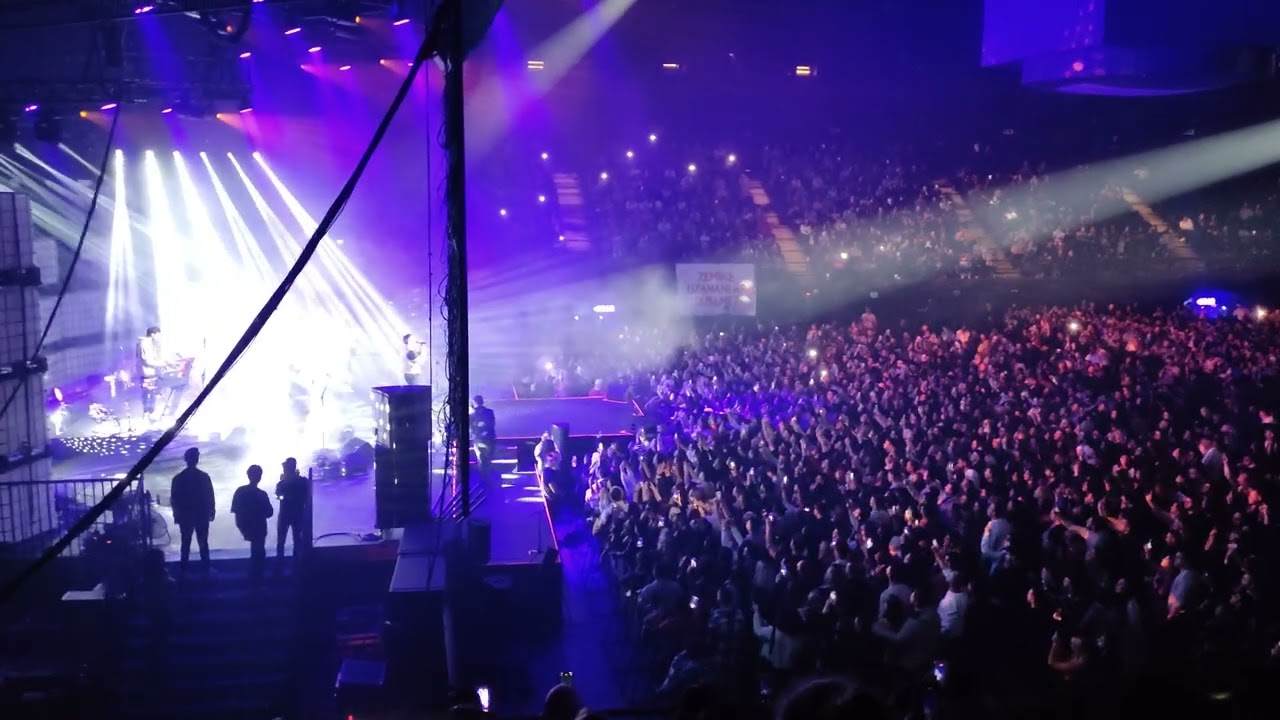 Emir Can İğrek - Yangınlı Şiir / 13 Ocak 2023 Volkswagen Arena Konseri