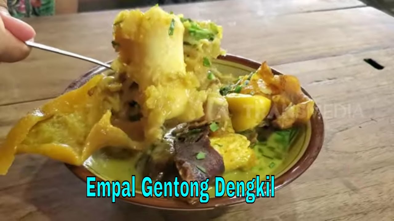 Adew Wahyu Menikmati Lezatnya Empal Gentong Dengkil Mang Kojek | MAKAN RECEH (12/12/23)