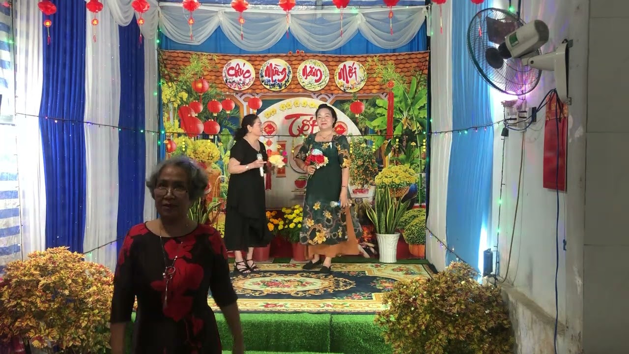 Tan co : Thuong doi con gai.                         Tb : Chi Lien - Kim Tien 