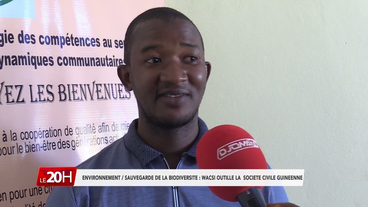 Seance de coaching en presentiel sur le renforcement des capacit&eacute;s des OSC par l'equipe de WACSI