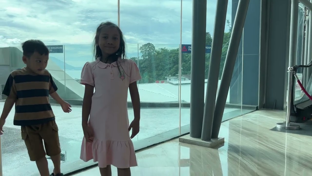 Atu cuwa dan adek nizam selesai sarapan