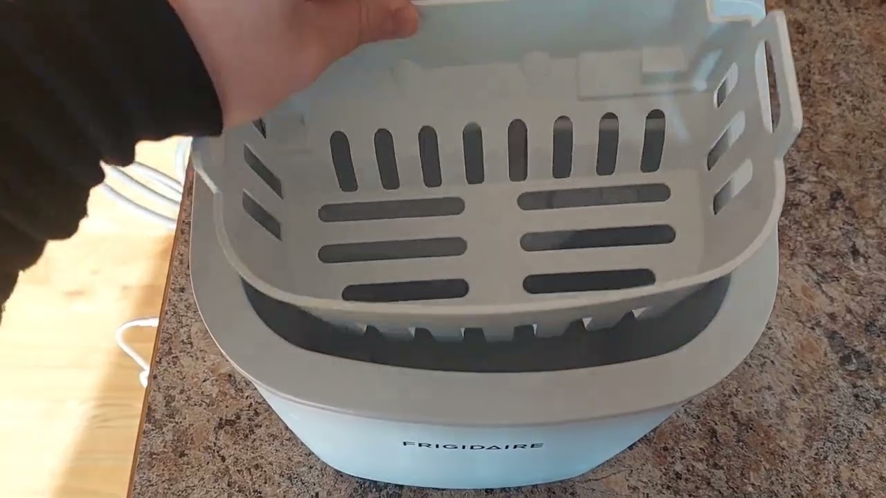 FRIGIDAIRE EFIC189-Silver Compact Ice Maker - watch before buying