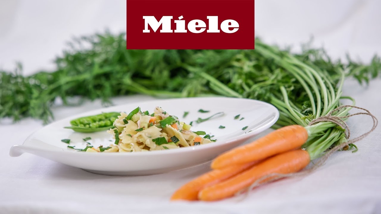 Gemüsenudeln aus dem Miele Stand-Dampfgarer | Miele