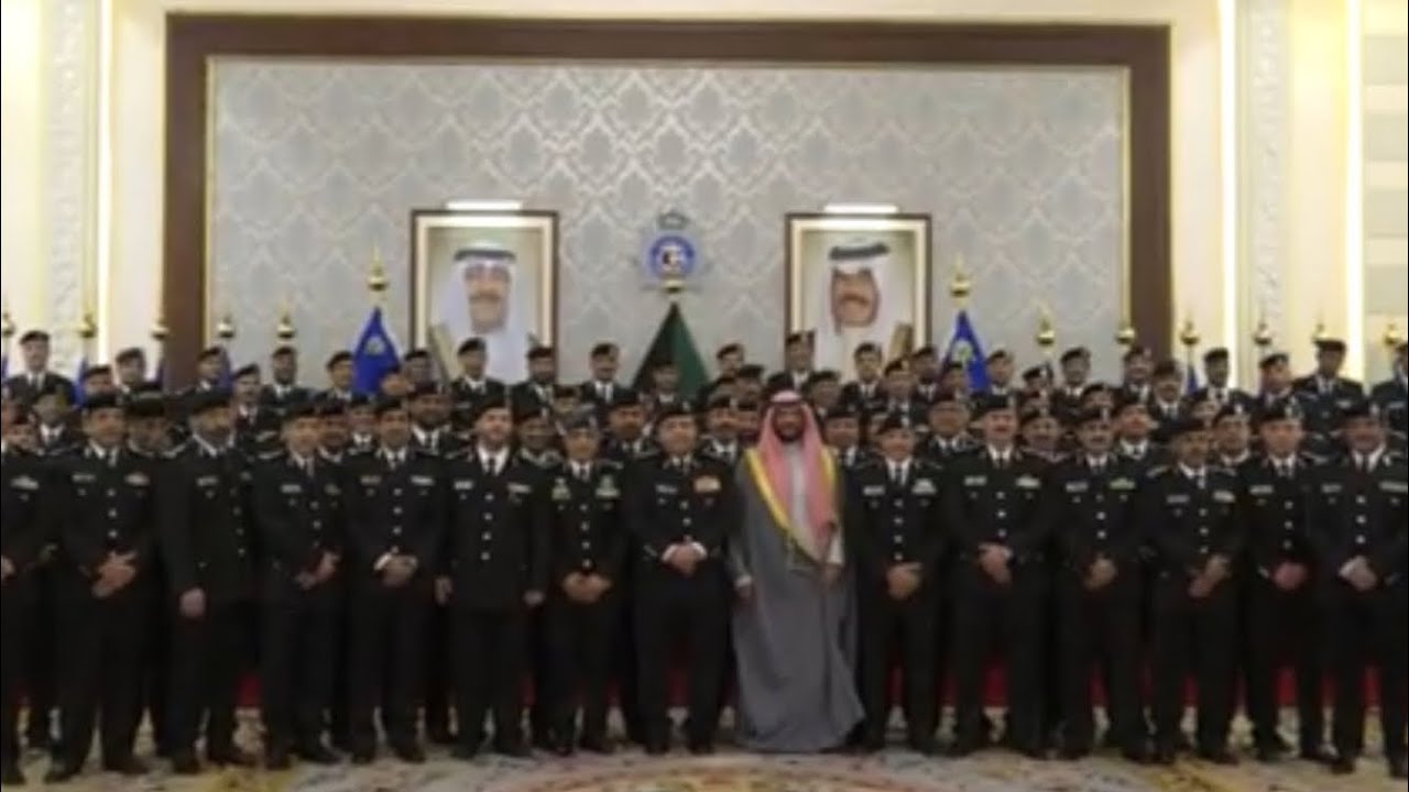 معالي وزير الداخلية يقلد عدد 100 ضابط من رتبة عقيد الى رتبة عميد