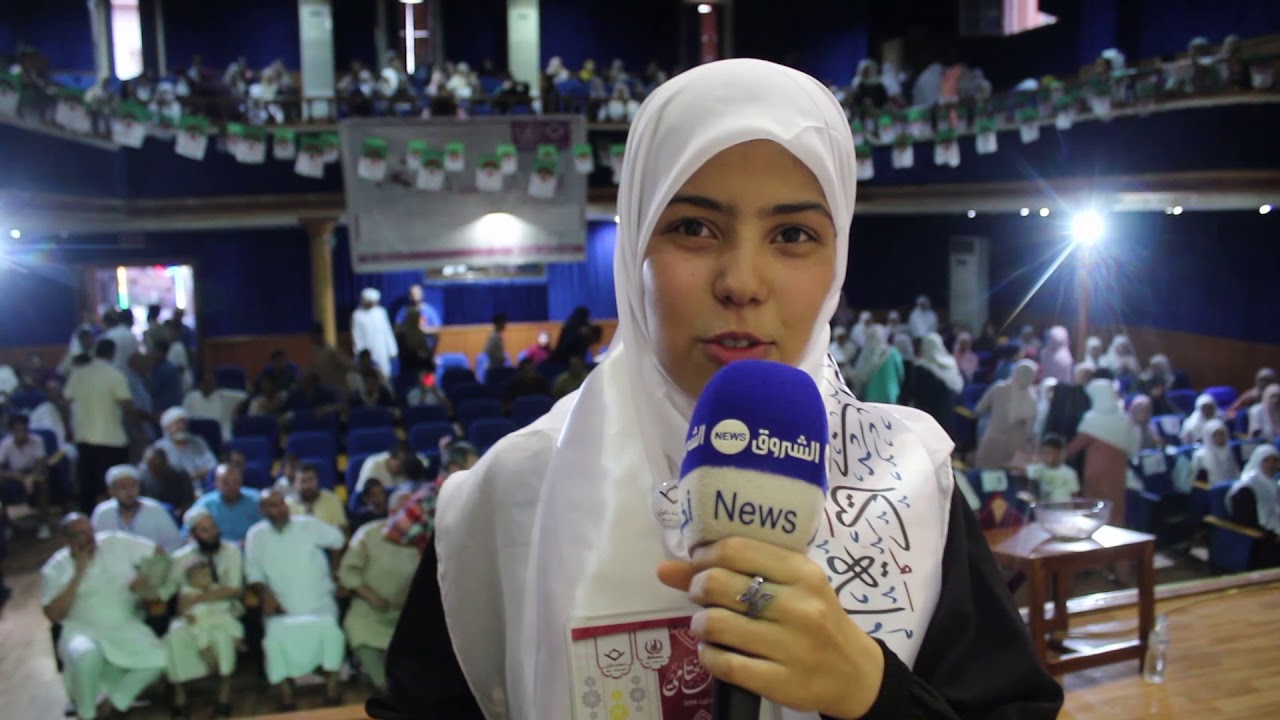 غليزان: شاهد كيف سجد احدى  الخاتمات لله بعد فوزها في قرعة العمرة