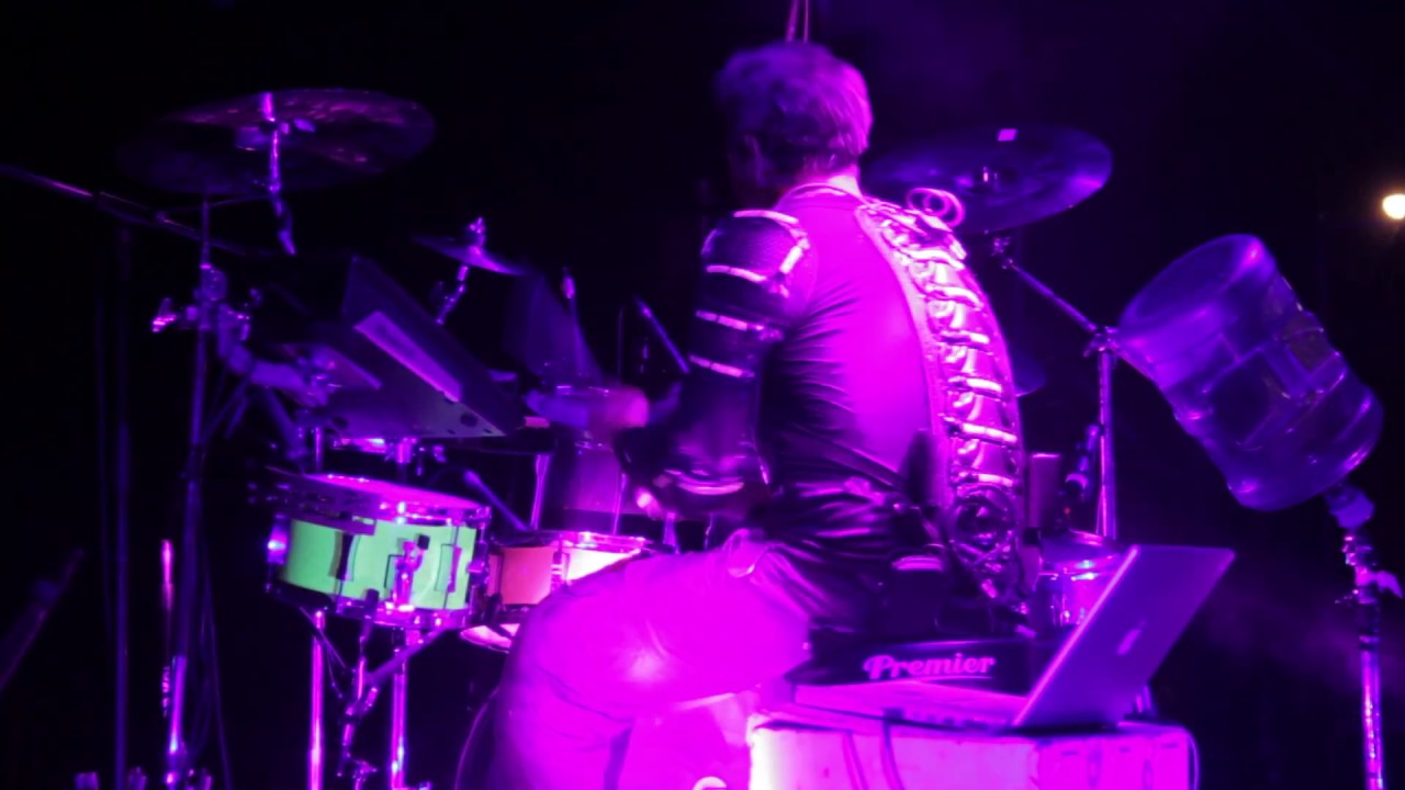 Oded Kafri & Pyromania - Drum The World Live!