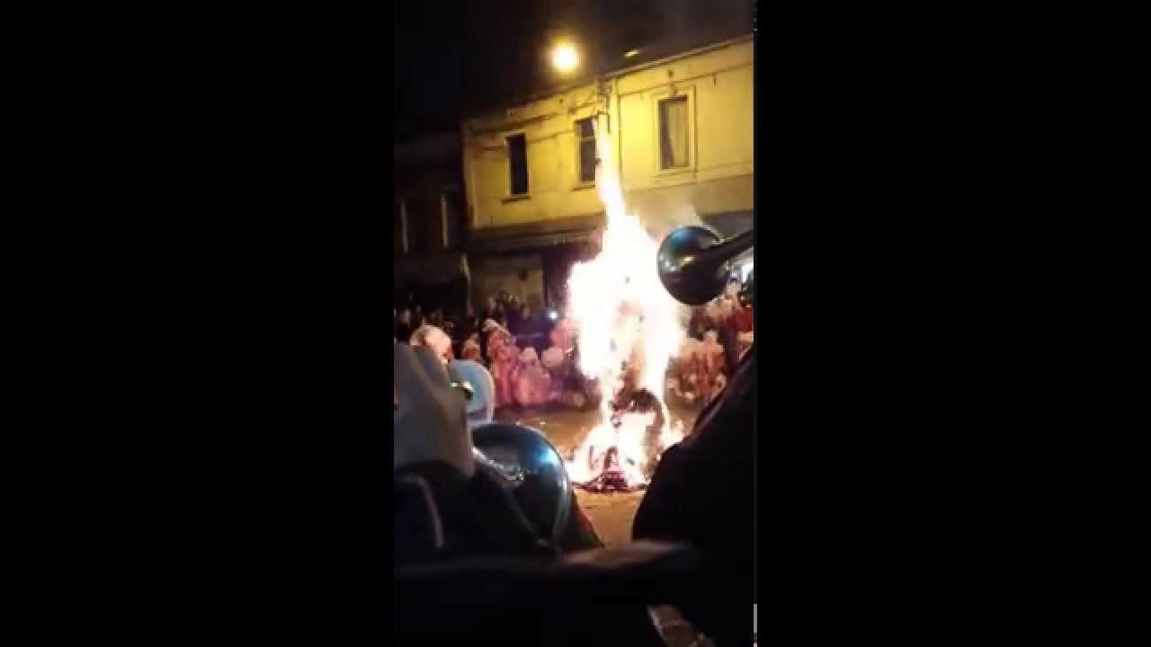 Carnaval Bracquegnies 2015 : Brûlage des bosses