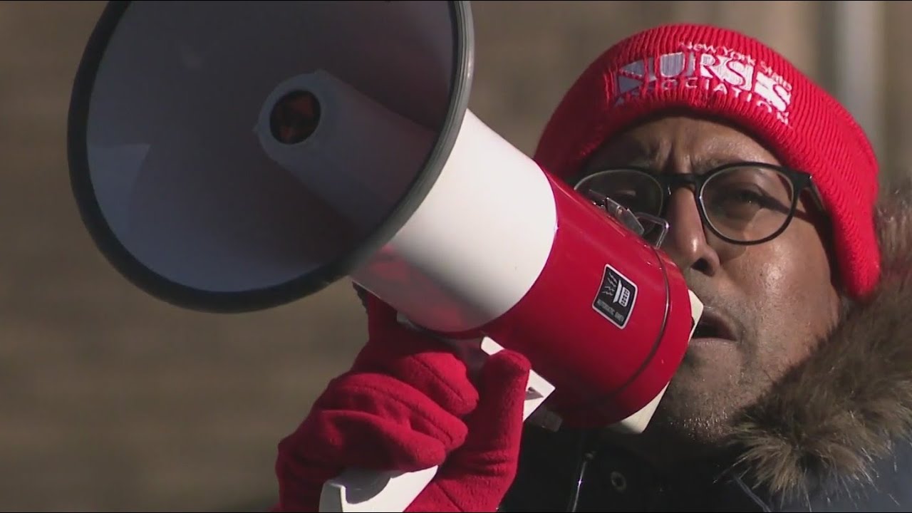 Over 10,000 NYC nurses reach a deal to end strike
