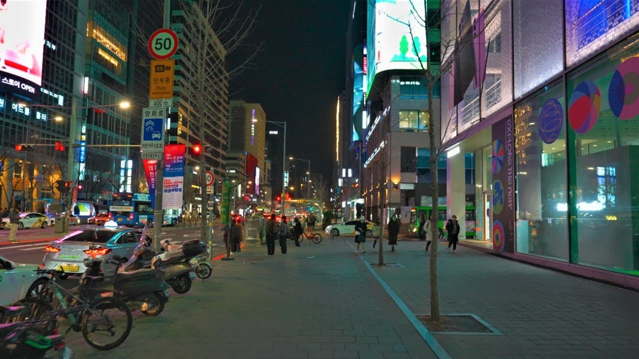 Night walk from Donggyo-dong intersection to Hapjeong Station | Seoul South Korea 4K HDR