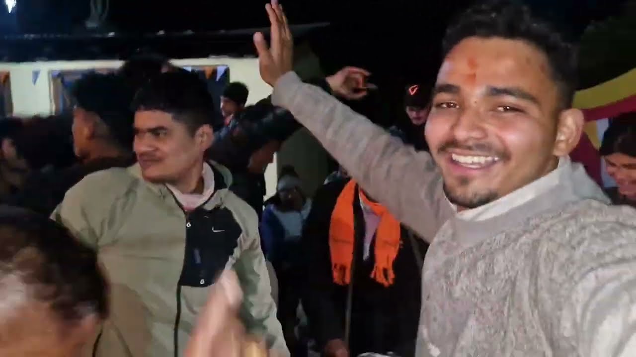 घर आते ही हुए सफर सुरू 😍😊#dailyvlog #dancing @gopupahadivlogs6225 