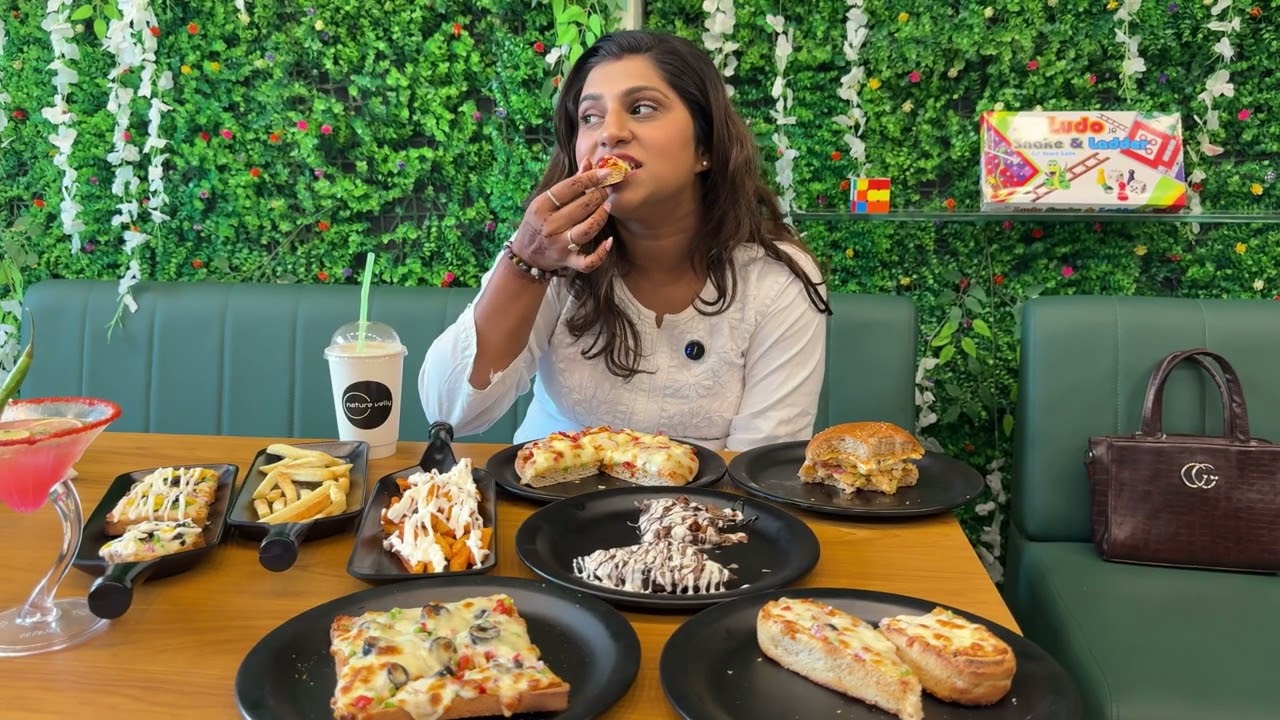 Diet and healthy food cafe 