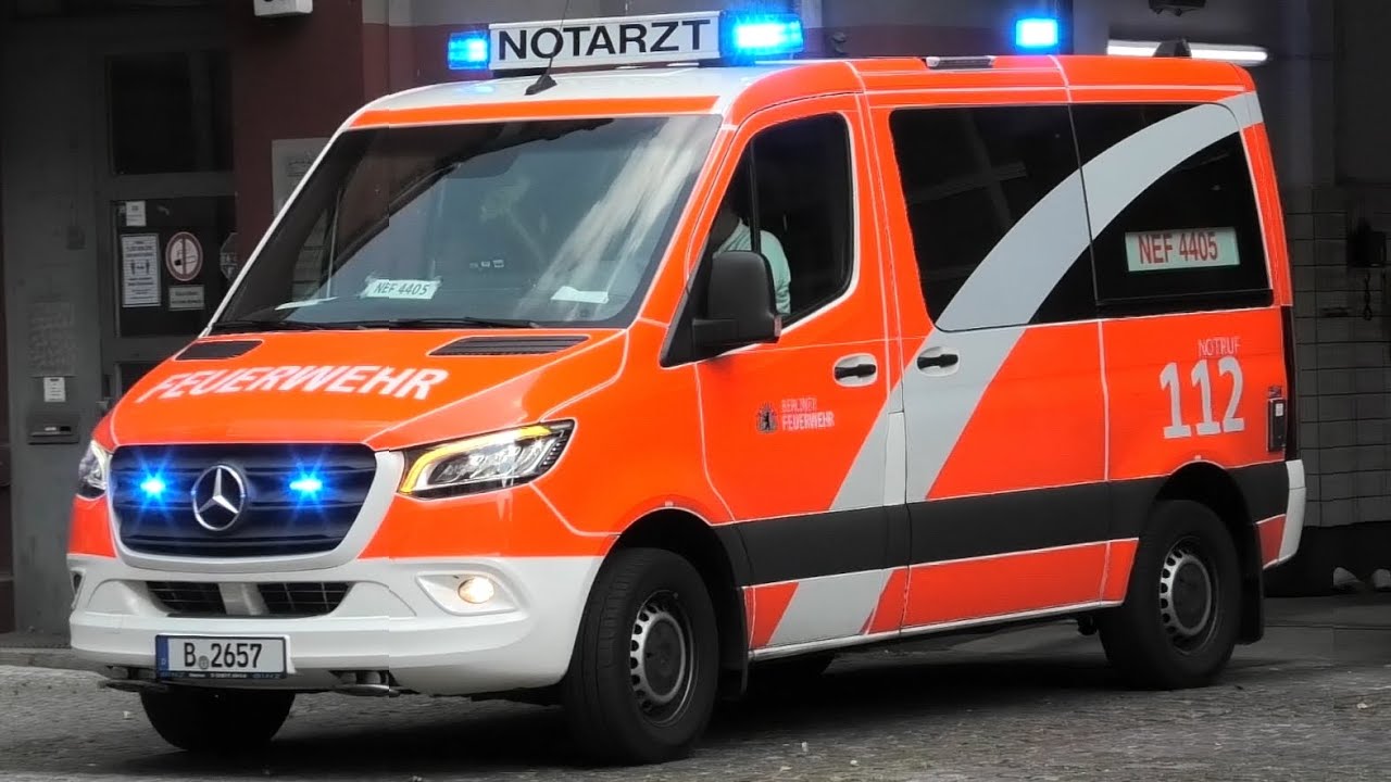 Einsatzfahrten von Feuerwehr & Rettungsdienst in Berlin - Zusammenschnitt