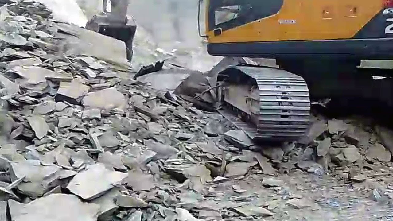 Ramban: Jammu Srinagar Highway Blocked Due To Landslides