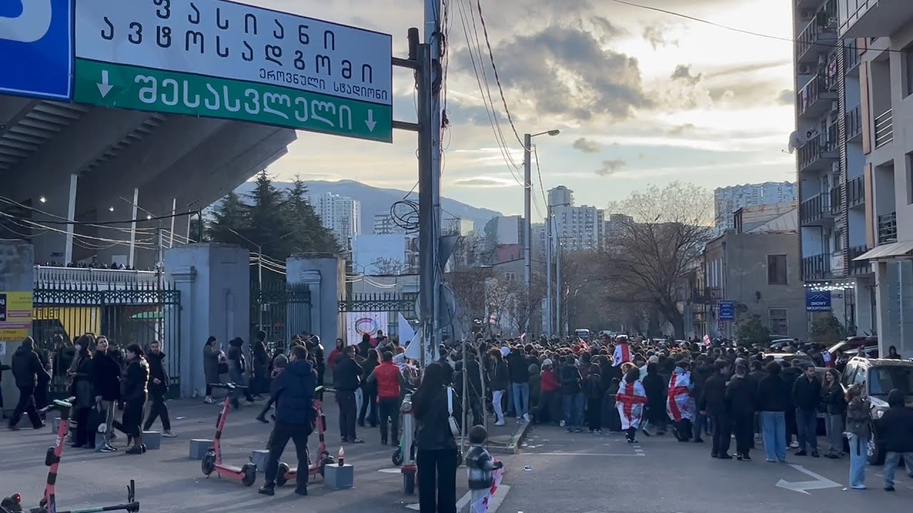 საქართველო-სომხეთის მატჩი, სტადიონის გარშემო / Georgia-Armenia Football Match Around Tbilisi Stadium