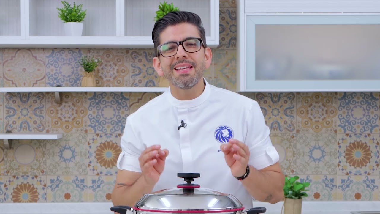 Chef Omar te enseña sobre el nuevo Royal Prestige® MultiPan