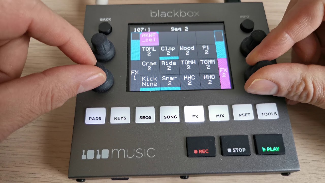 Using the 1010music Blackbox sampler as an oscillator using single cycle waveforms