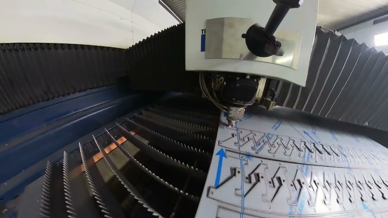 Trumpf TruLaser 5040 Fiber 8KW - DL-Lufttechnik / Karpol