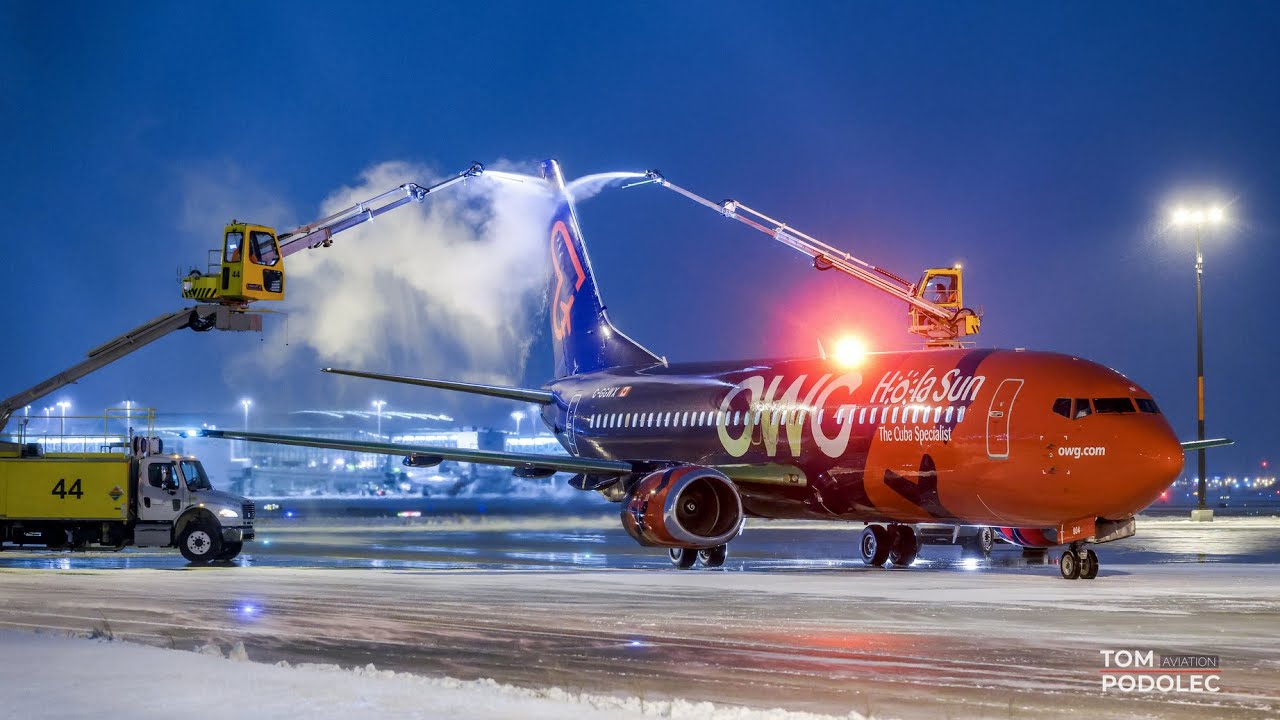 4K | Deicing OWG Hola Sun Aircraft | Toronto