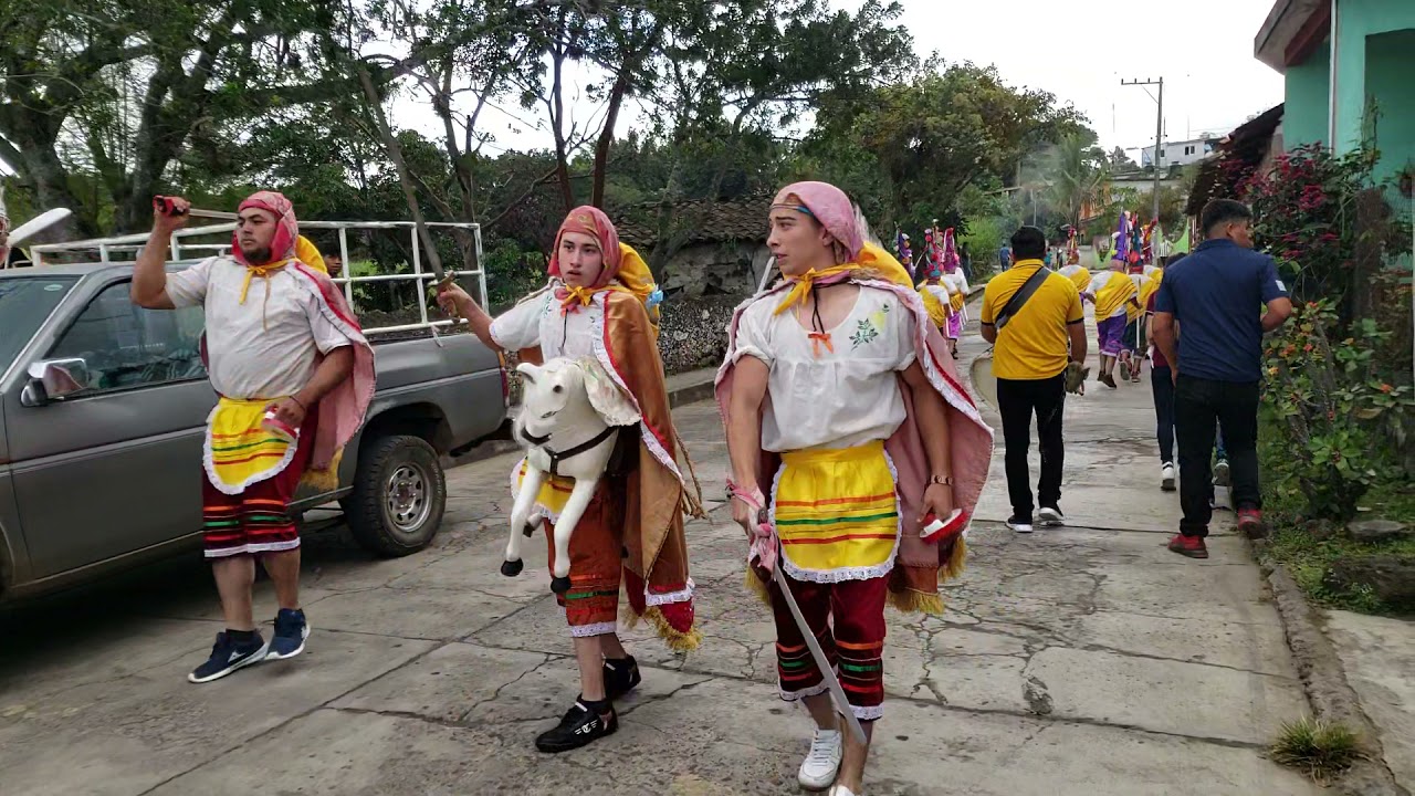 Procesión de La Virgen de Guadalupe con la Danza de Moros y Cristianos, en Las Haldas Veracruz