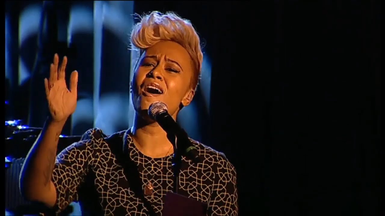 Emeli Sandé - Next To Me - Live @ Brit Awards 2012 (best version ever!)